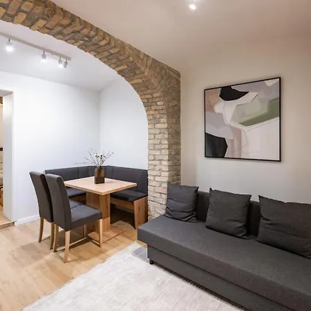 아파트 Spacious In Mitte- Feel The Citycenter *