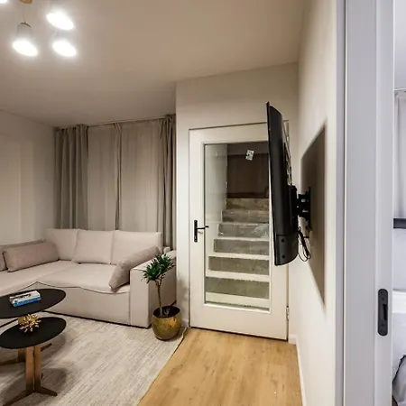 Апартаменты Spacious In Mitte- Feel The Citycenter