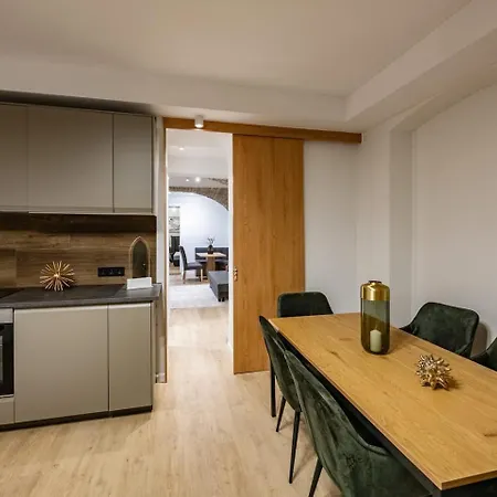 Spacious In Mitte- Feel The Citycenter 아파트 *