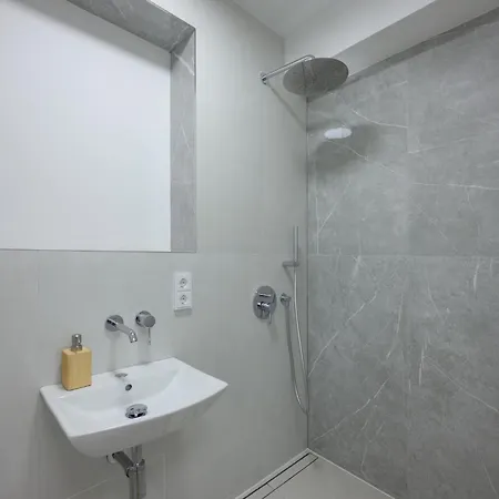 Spacious In Mitte- Feel The Citycenter 아파트